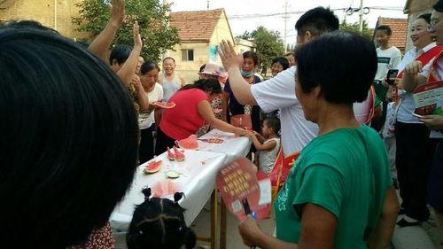 村里吃瓜叔叔阿姨,村里吃瓜叔叔阿姨的欢乐时光