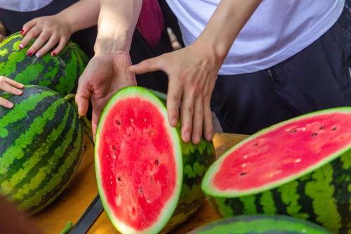 南宁学校吃瓜渣男,一场关于食品安全的反思